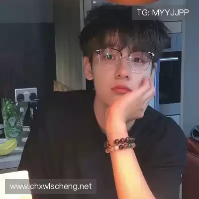 薄霜凤